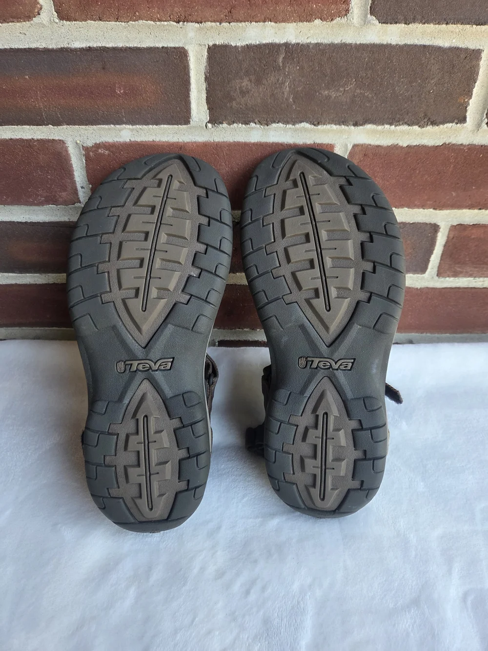 Teva Brown Outdoor Hiking Sport Sandals Men's Size 9 Hook Loop Comfort